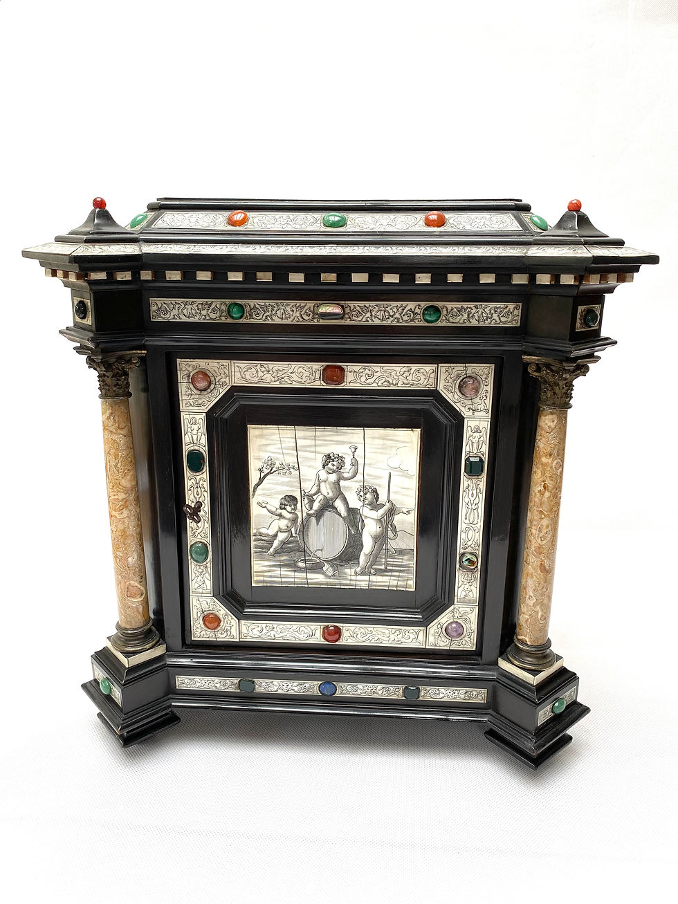 Miniature : Un meuble italien en ébène et ivoire monté sur pierre dure par Pogliani, Milan 1870