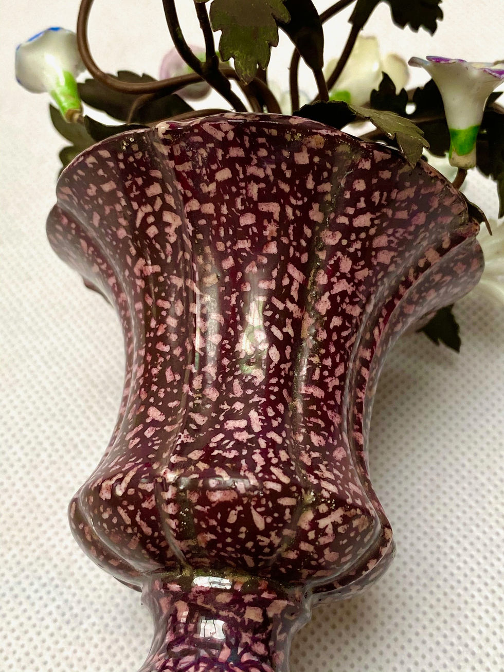 Miniature : Paire de vases 19eme en porcelaine "porphyre" montés en bronze doré à fleurs