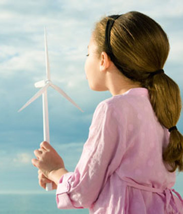Meisje met speelgoed windmolen