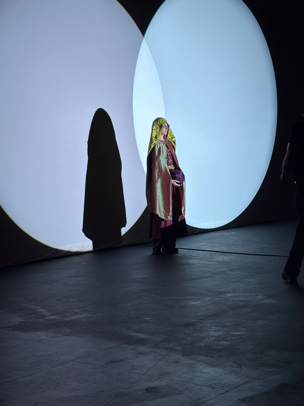 The Magician under ROBE lighting