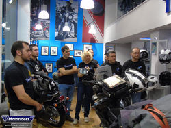 O Rhys Lawrey στην Αθήνα