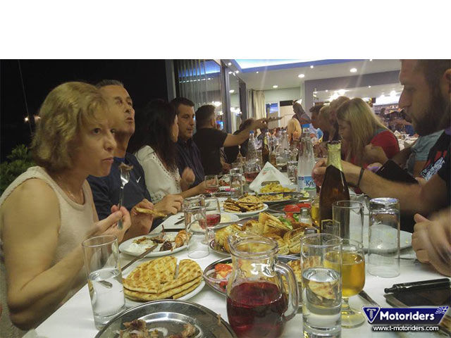 Αυγουστιάτικη....Σουβλακοβραδιά