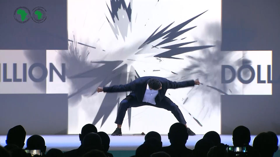 Waanzinnige opening met video en dans van het African Investment Forum