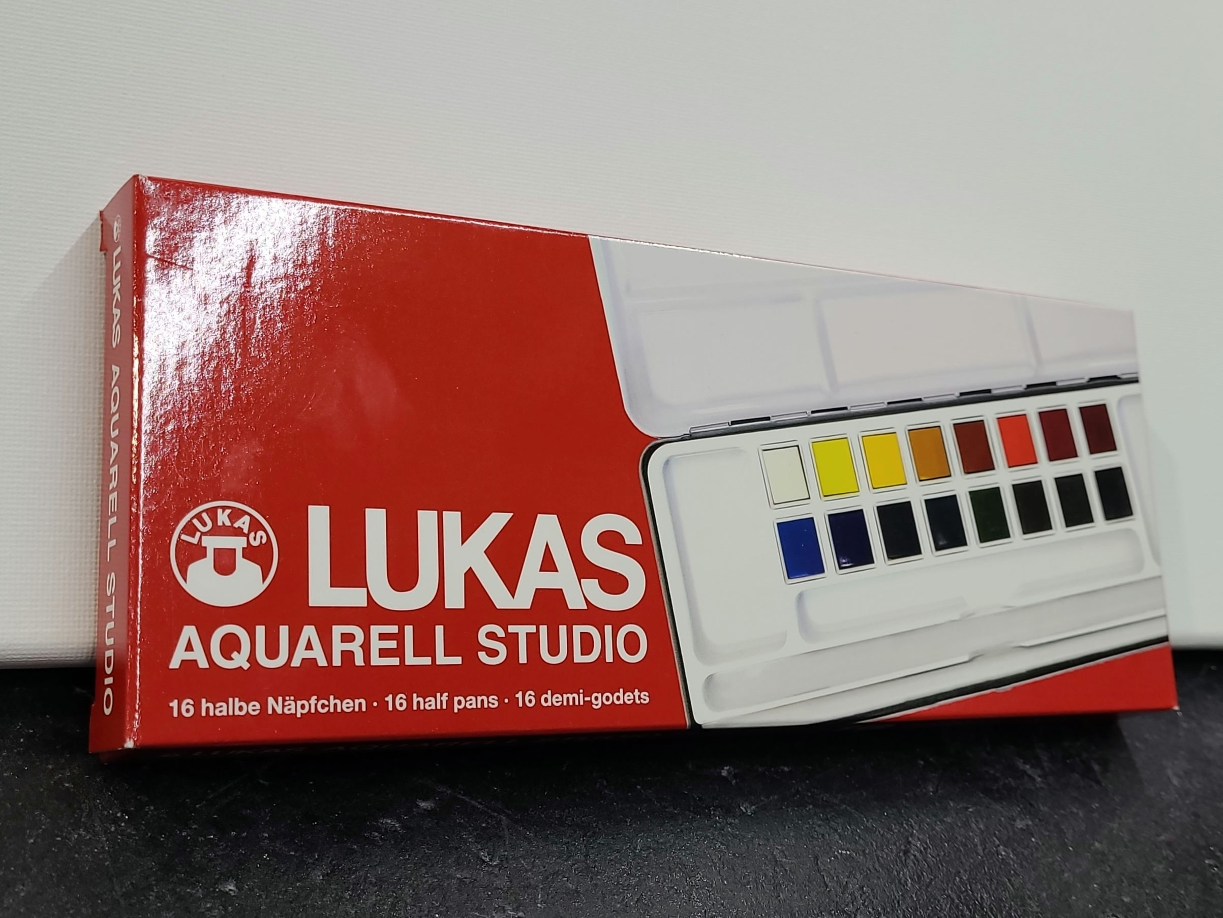 Lukas- 16 pan Water Colour set