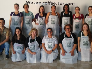 Produtoras do Caféina Cocatrel aprendem técnicas de classificação e degustação de cafés