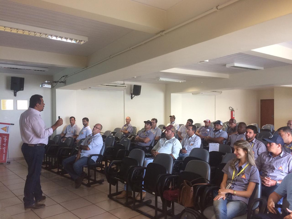 Departamento técnico da Cocatrel passa por treinamento