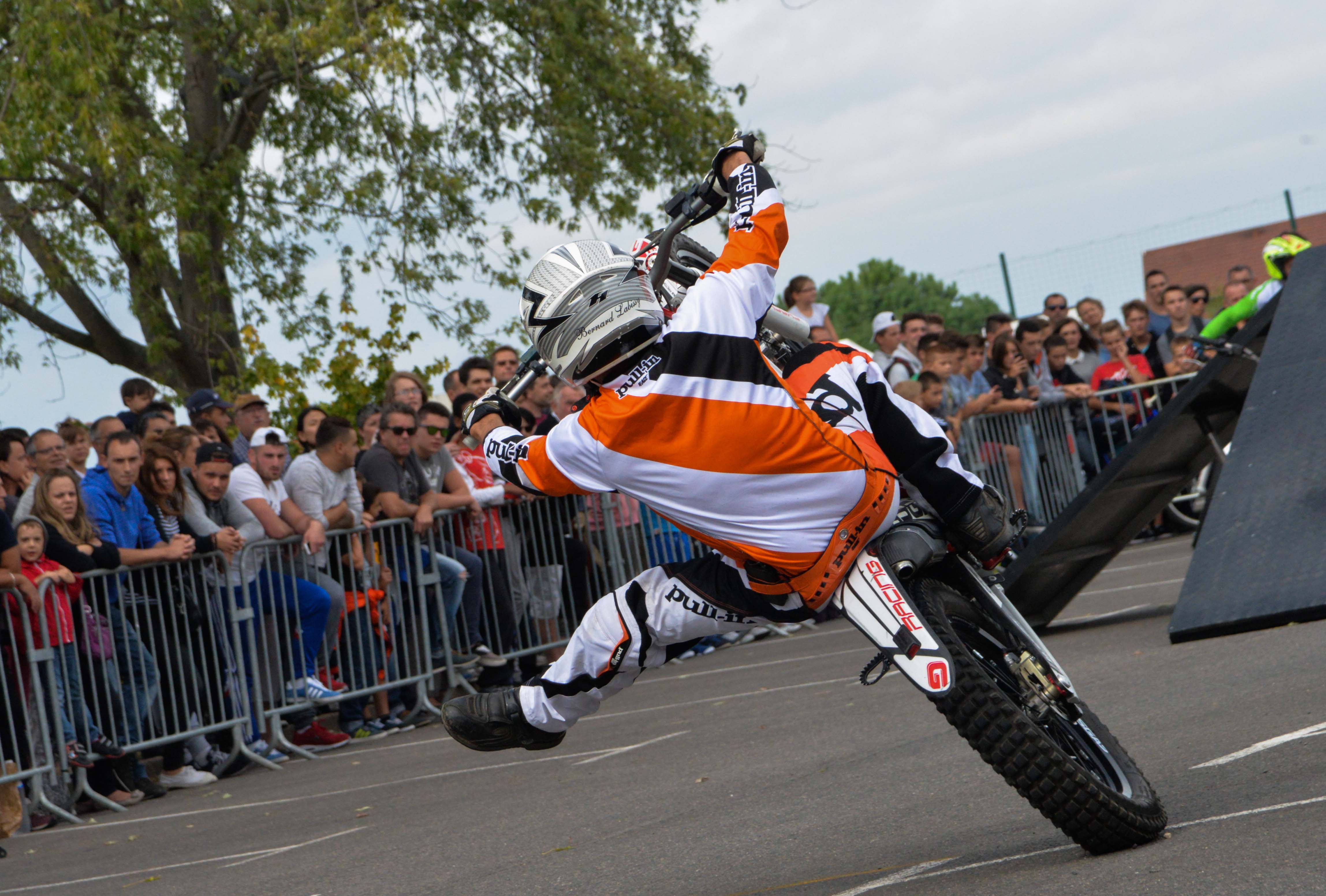 Spectacle Moto
