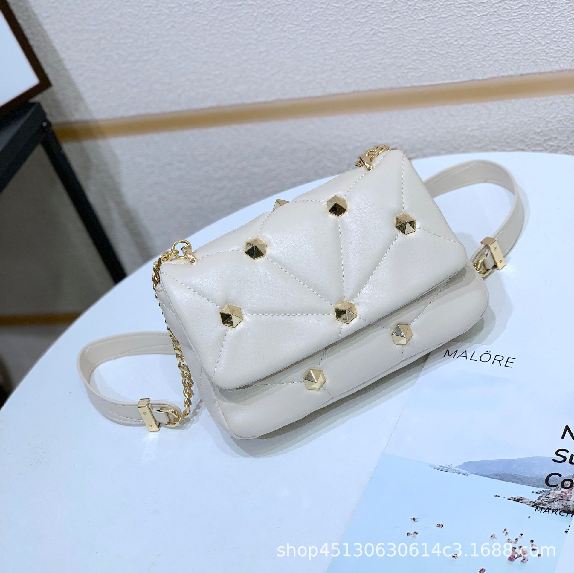 New 2022 Women's Fashion Shoulder Bags Flap Golden Metal Rivet Chain Brand
