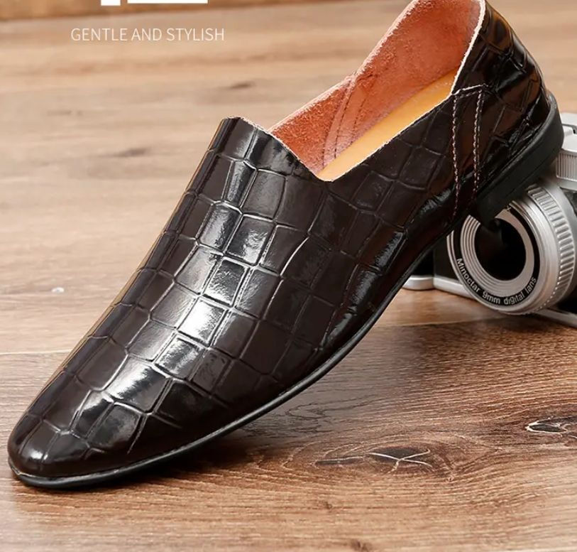 Thumbnail: Bright men's beanie shoes Soft leather loafers slip-on casual shoes Fashion 