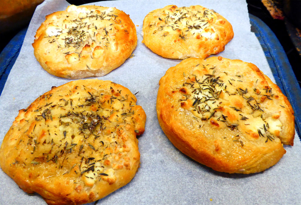 Almost Instant Appetizers Air Fryer Goat Cheese and Honey Tarts