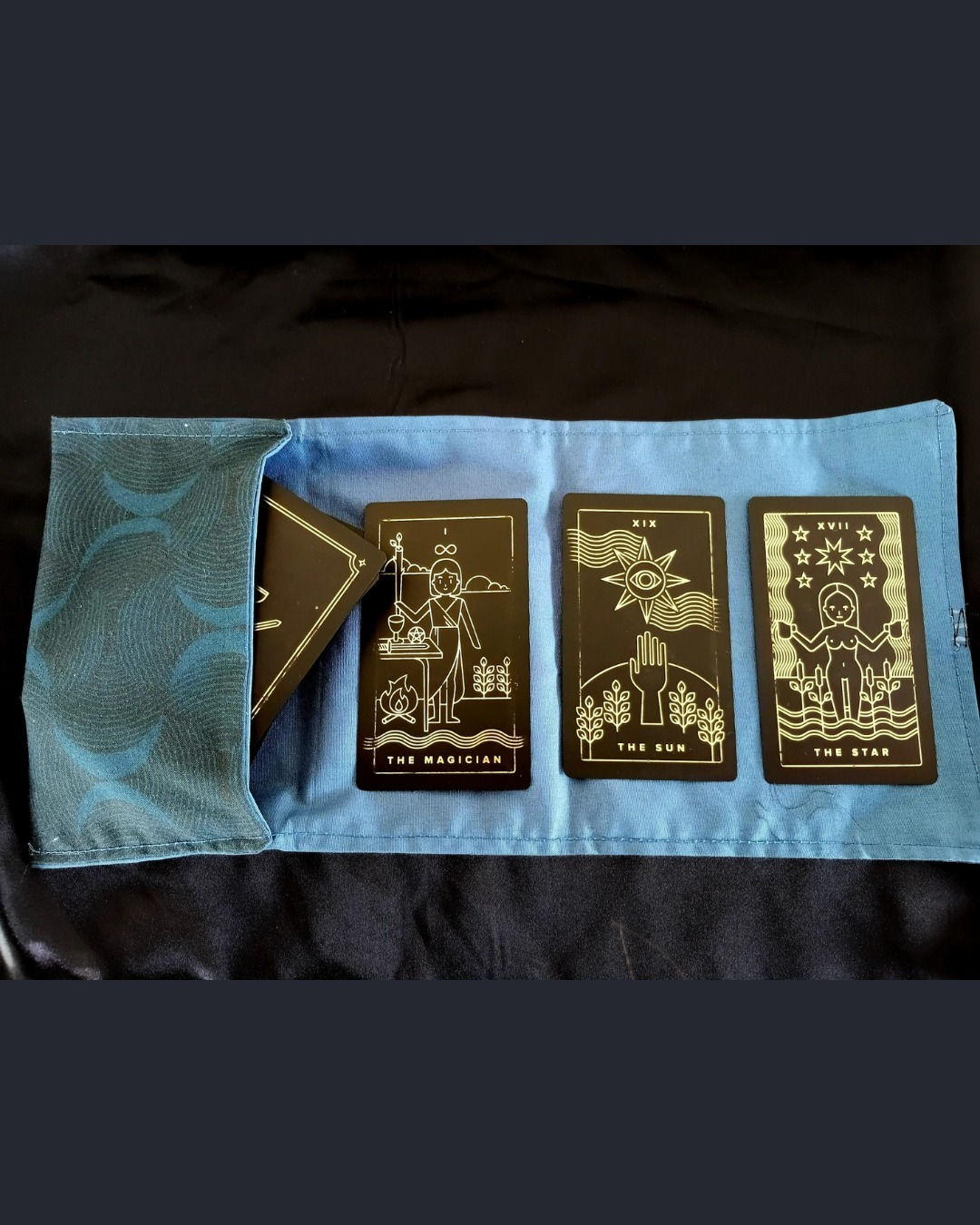 Blue Tarot Wrap