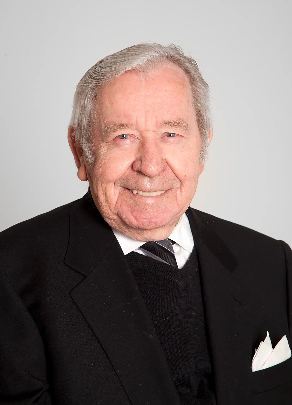 Motstandsmann, konsentrasjonsleirfange og senere banksjef Kaare Dyvik (95). Foto: Sturlason