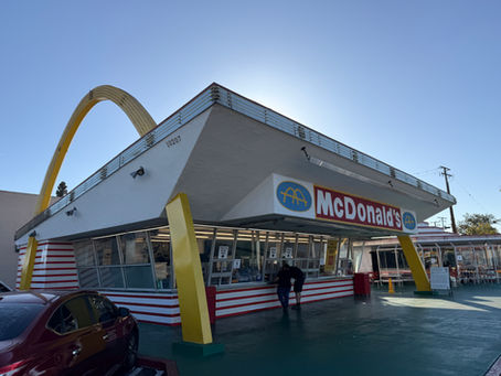 ロサンゼルス郊外にある世界最古のマクドナルド