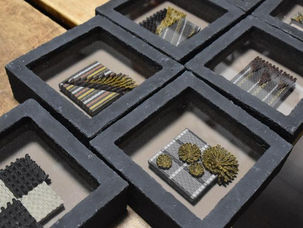 八丈島の黄八丈と東京のつまみ細工がコラボした<空間アート>が、毎日新聞に取り上げられました。