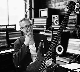 Parrain d'honneur:photo © Raymond d'Huy en studio