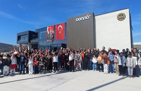 BONNA PORSELEN FABRİKASI’NDA 23 NİSAN ÇOCUK ŞENLİĞİ