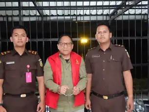 Dana Pakan Satwa Dikorupsi Rp 10 M, Eks Dirut Kebun Binatang Surabaya Ditahan