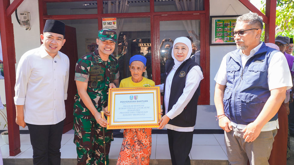 Tinjau Program Bedah Rumah di Jember, Gubernur Khofifah Pastikan Pasca Renovasi Rumah Aman, Layak Huni, dan Bersanitasi Baik