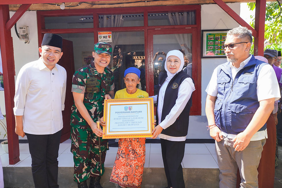 Tinjau Program Bedah Rumah  di Jember, Gubernur Khofifah Pastikan Pasca Renovasi Rumah Aman, Layak Huni, dan Bersanitasi Baik