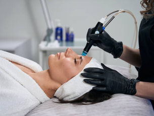 Can a Hydrafacial Near Me Help Reduce Large Pores Fast?