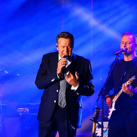 Konzert Roland Kaiser Oktoberfest Kemnitz – Eventfotografie mit Bühnenauftritt und Lichtshow