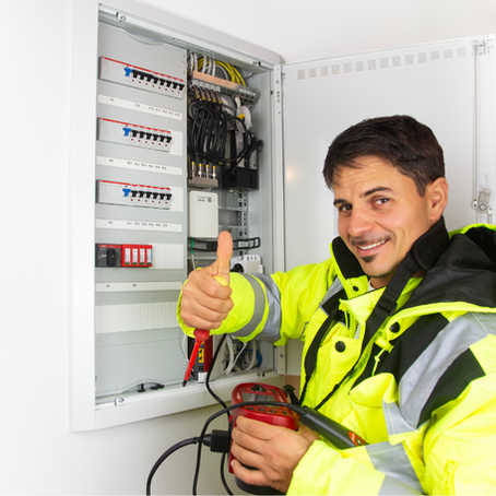 A skilled Handwerker in Dortmund booked through Co-Tasker, can solve your electrical problems quickly and efficiently. Whether it’s fixing a short circuit, installing new lights, or improving your home’s electrical system, Co-Tasker has you covered.