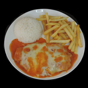 Rerius Burger faz sucesso com parmegiana