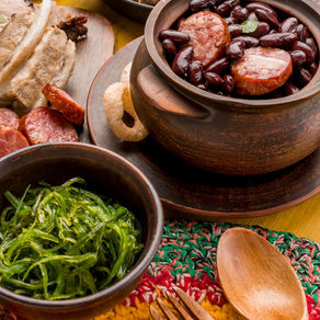 Folia tradicional tem samba, cerveja e feijoada no DF Plaza Shopping