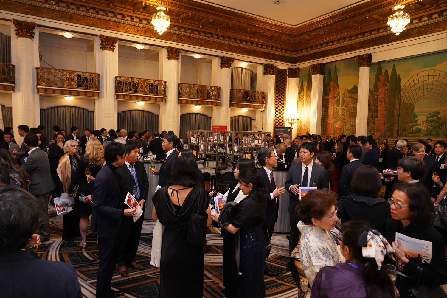     開宴前のネットワーキングの様子。