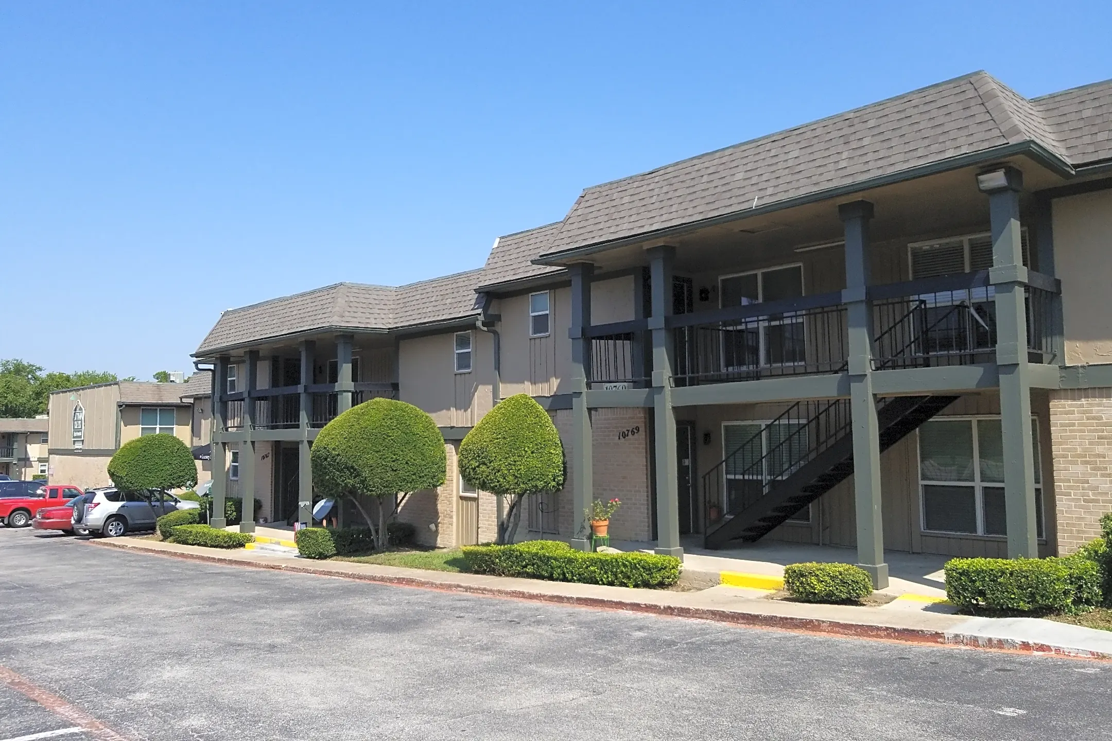 1 & 2 Bedroom Autumn Creek Apartments Dallas, TX