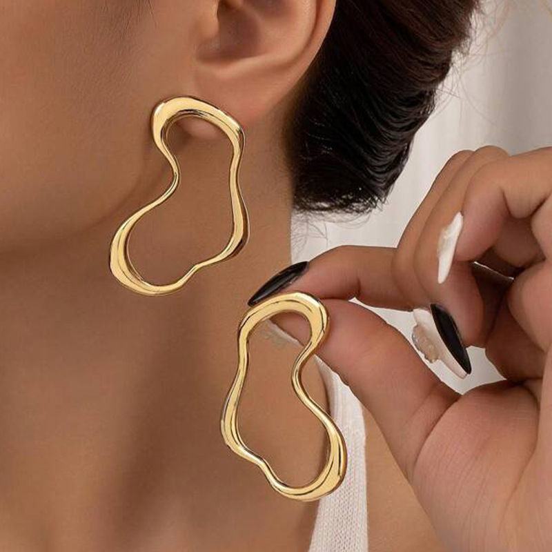 LATS Minimalist Irregular Heart-shaped Geometry Metal Big Stud Earrings for Wome