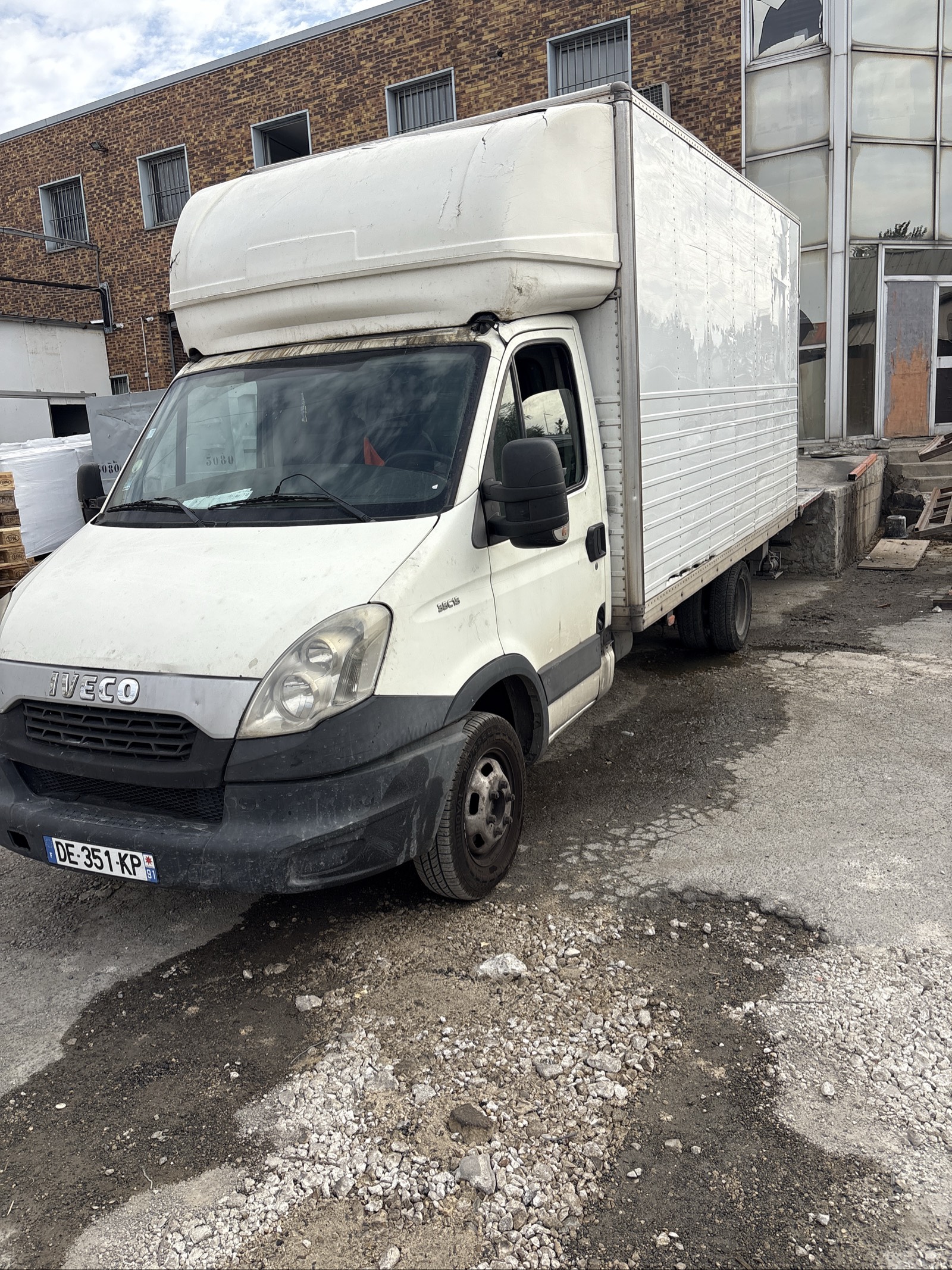 Iveco Daily 35C15 Camion Caisse