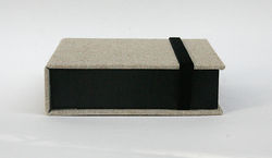 Box_4x4_Beige_Black3