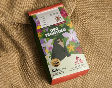 Café Oso Frontino / Una marca para la conservación
Estudio Peregrino, Agencia de branding y estrategia de marca, Estudio de diseño gráfico y dirección de arte, Consultoría en comunicación de marca, Diseño de identidad visual corporativa, Creación de logotipos y manual de marca, Naming y arquitectura de marca