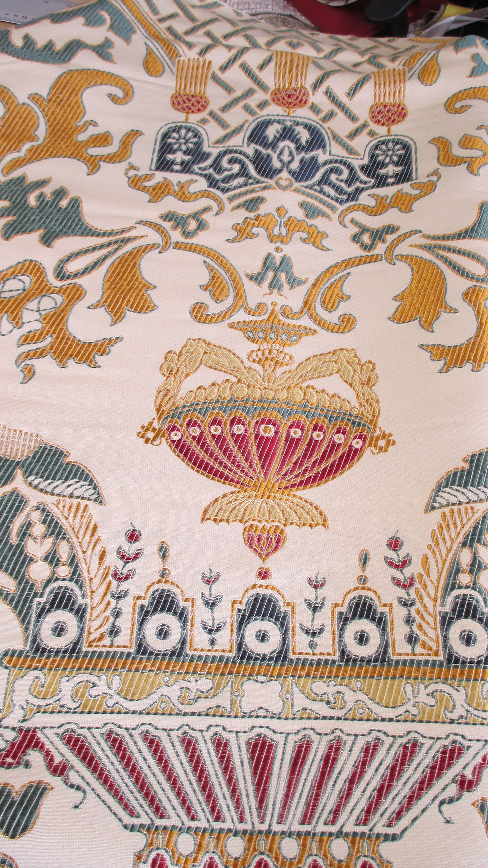 Silk Gallery woven tapestry silk Brocade 135 x 100 cm