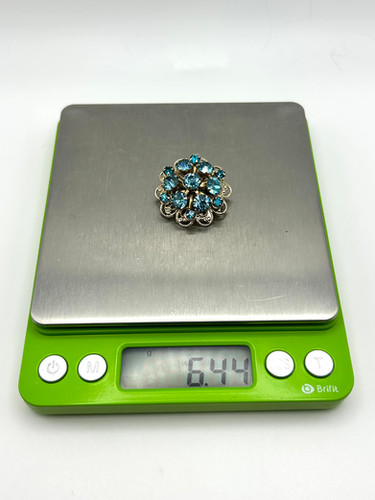Belle broche ronde vintage en cristal autrichien avec strass en cristal Belle broche ronde vintage en cristal autrichien avec strass en cristal