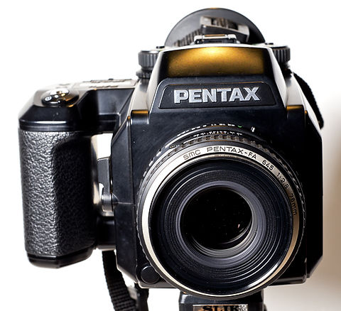 SMC PENTAX FA 645 F2.8 75mm Pentax FA 645 75mm f/2.8 lens for