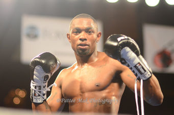 Williams Retains His WBC UNBC Title In A Chaos Finish at Foxwoods.