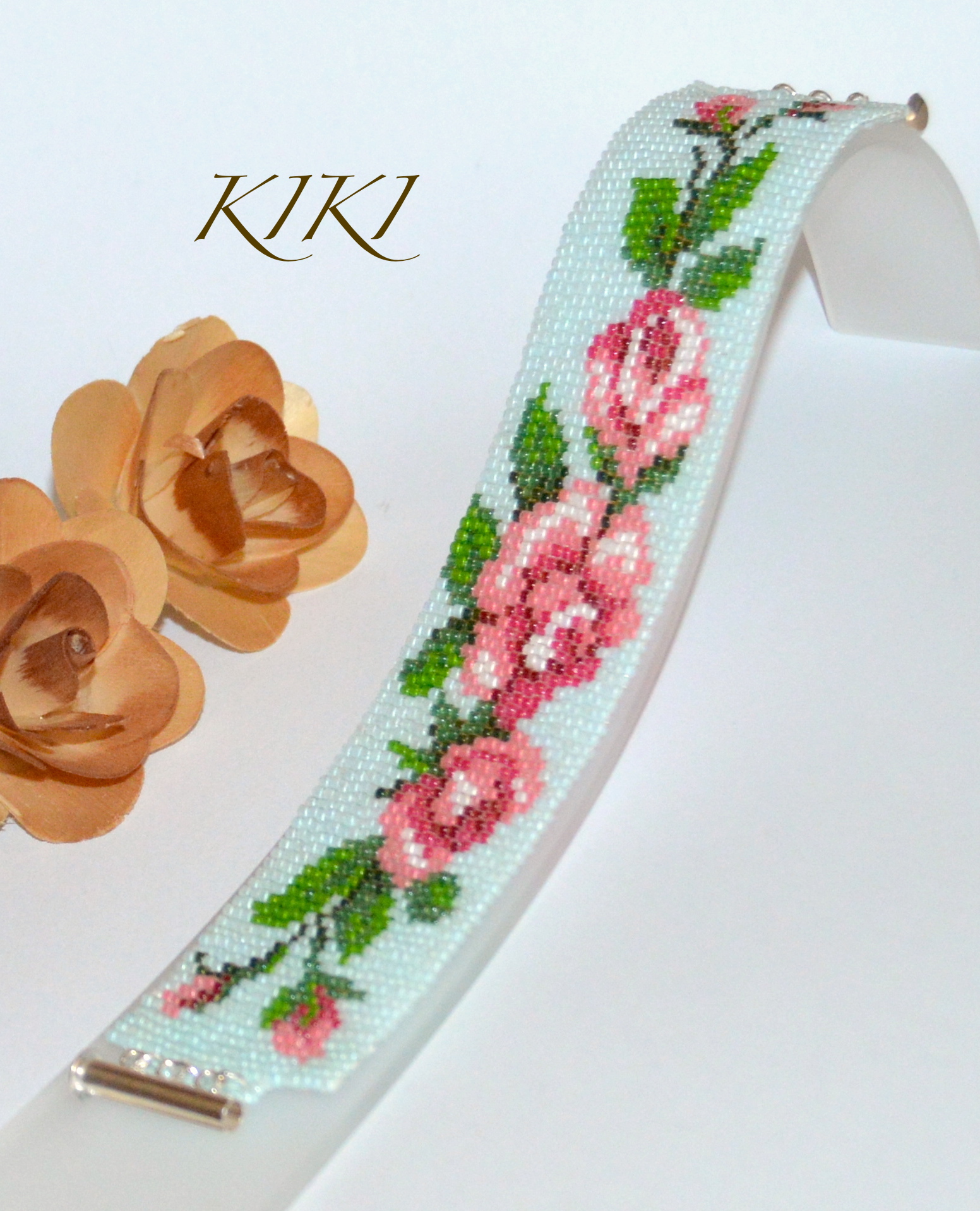 Roses LOOM bracelet