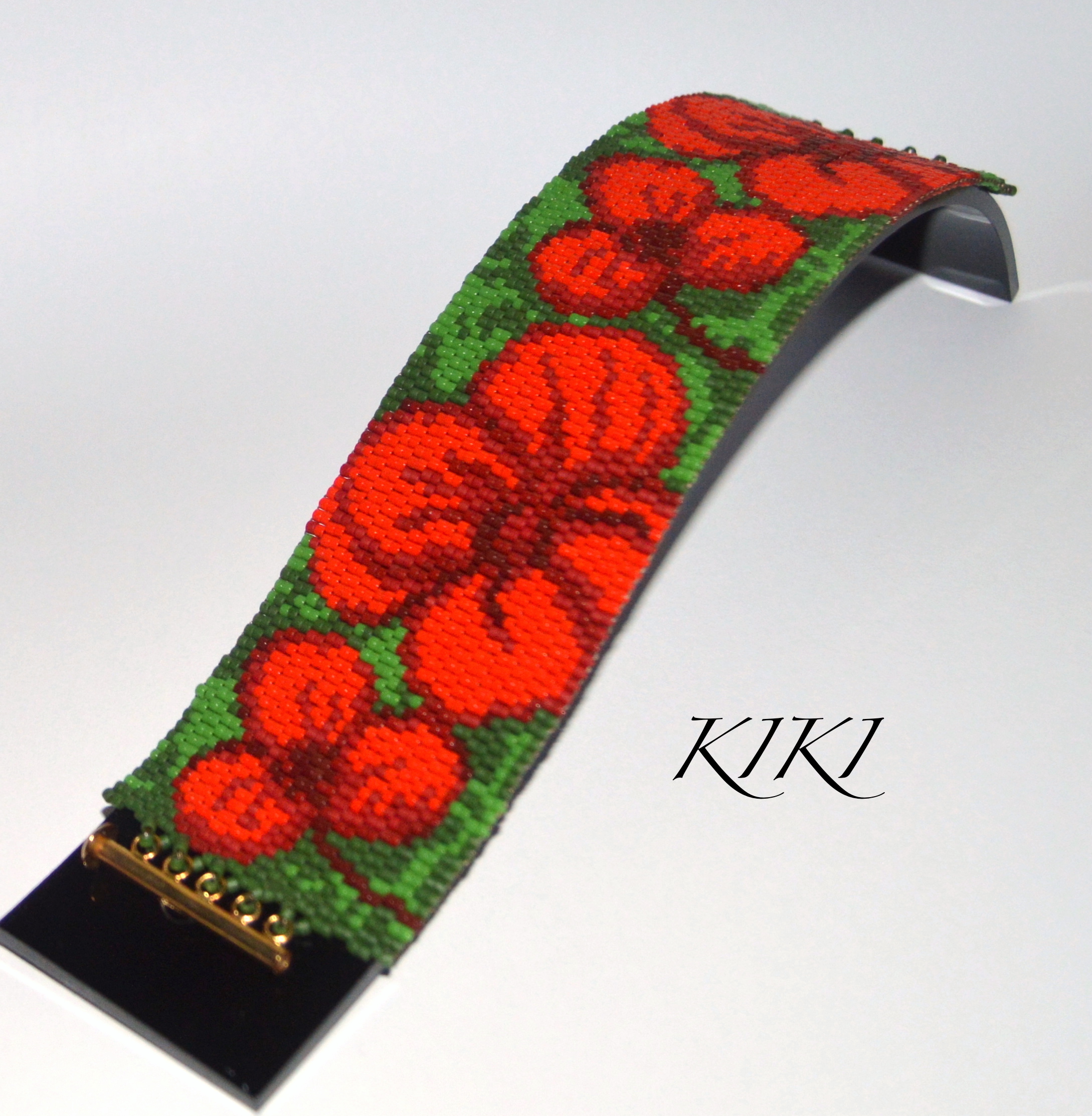 Red flowers peyote bracelet