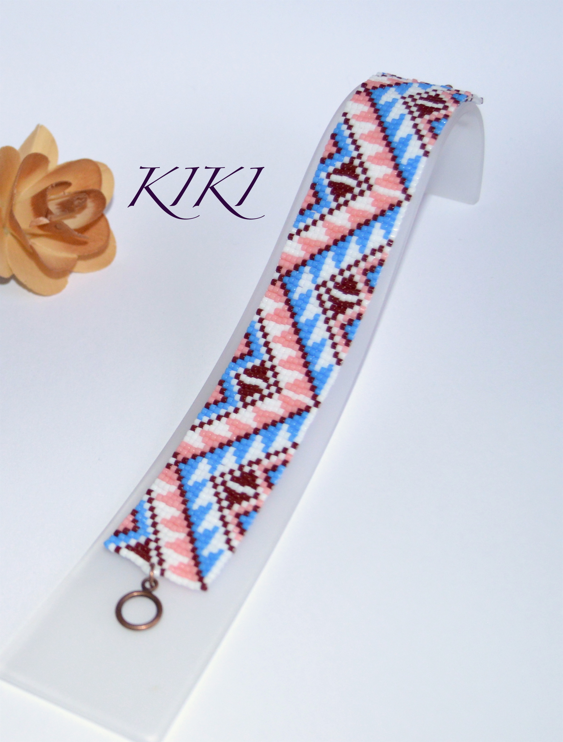 Triangles loom bracelet
