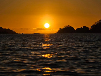 Por do sol em Chateaubelair