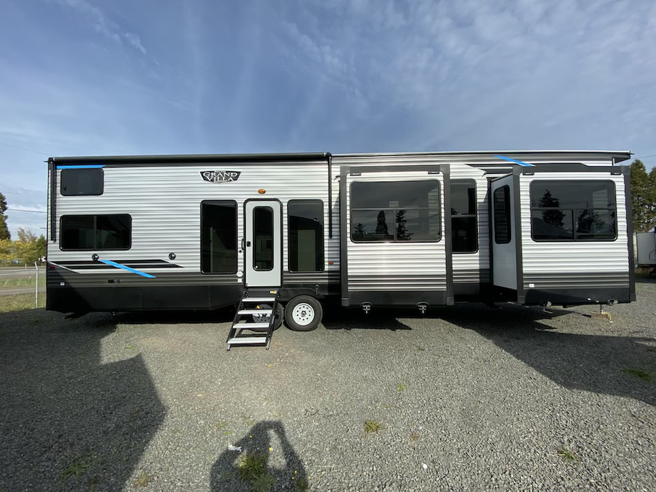 2020 Salem Grand Villa 42FK Park Model Oregon West RV