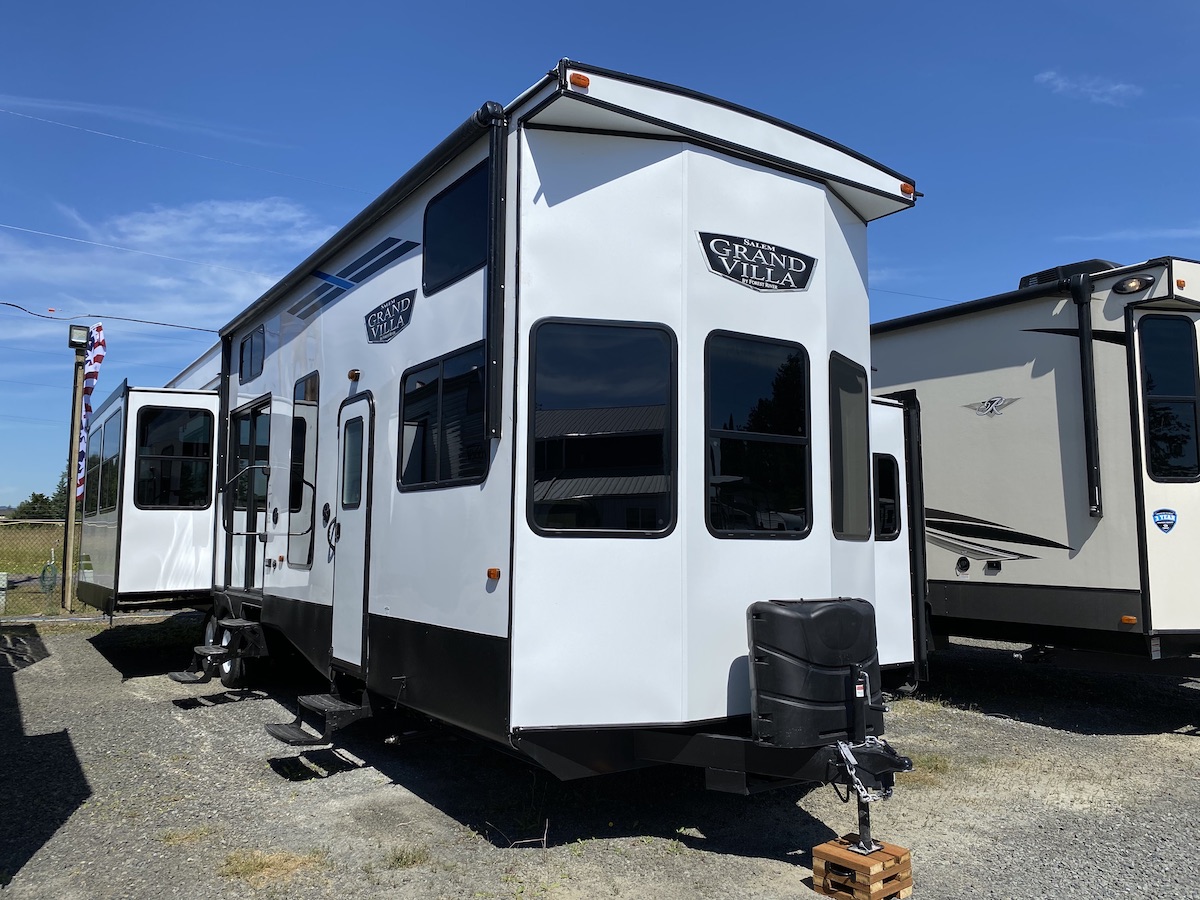 2021 Salem Grand Villa 42DL Park Model Oregon West RV