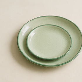 A green plate