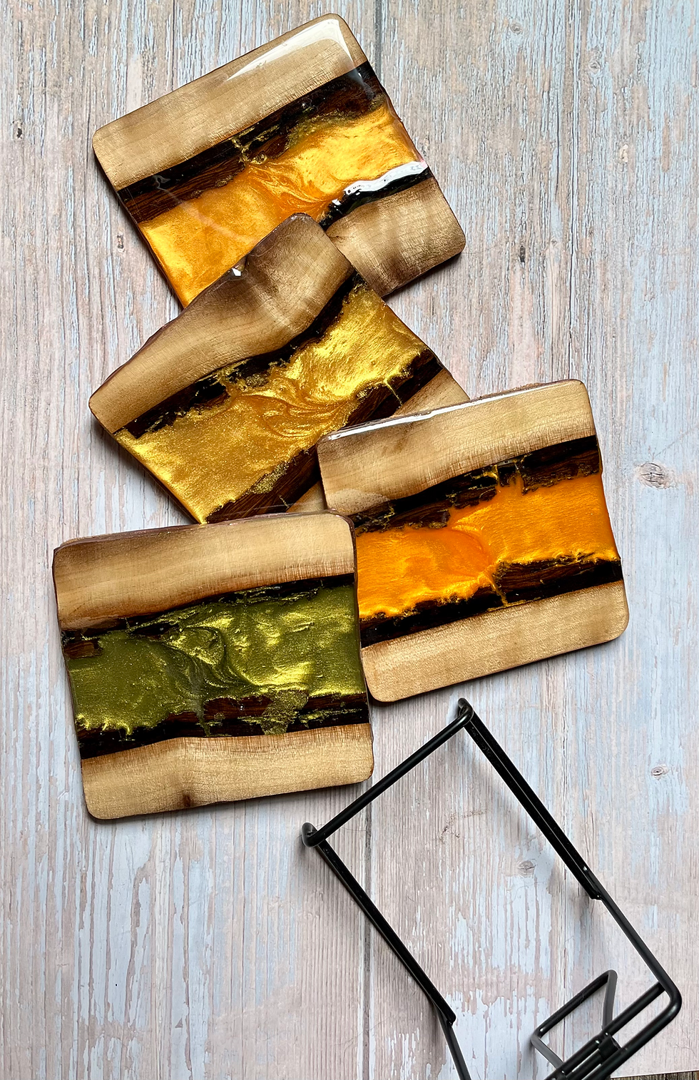 Miniatura: Square Wood & Resin Coasters, decorative, various colors, on a light wood surface.