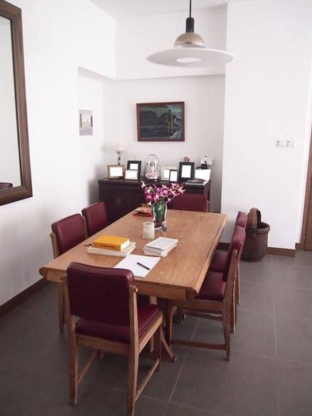 Furniture re-upholstery