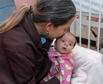 mama con bebe.jpg