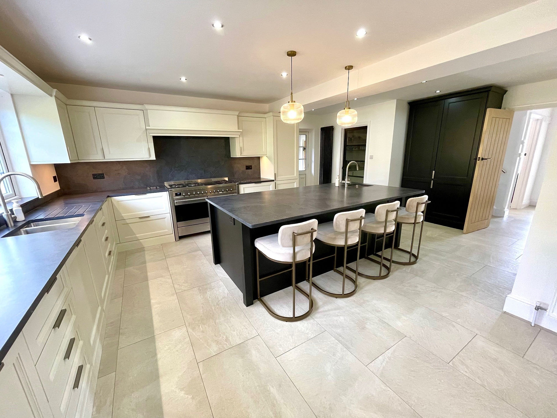 Luxury kitchen 