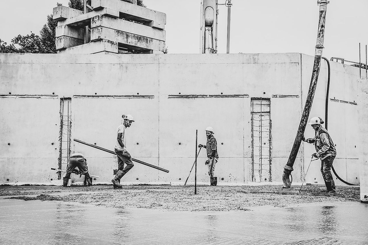 Photographe suivi chantier toulouse : ouvriers Men At Work.